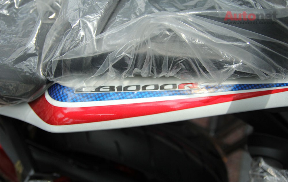 Can canh cap doi Honda CB1000R 2015 vua ve den Sai Gon - 11