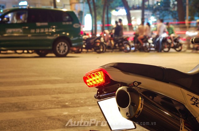 Can canh Honda MSX 125 do ca tinh cua nu biker Sai Thanh - 14