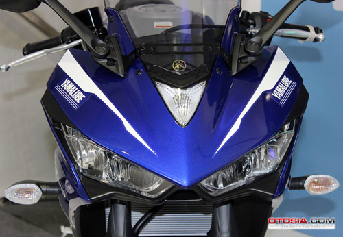 Can canh Yamaha R25 2015 Phien ban Movistar - 5