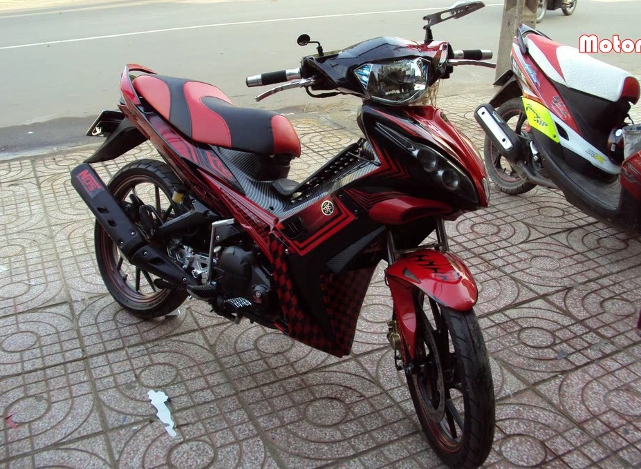 Chum anh Exciter do do mot fan Yamaha suu tam