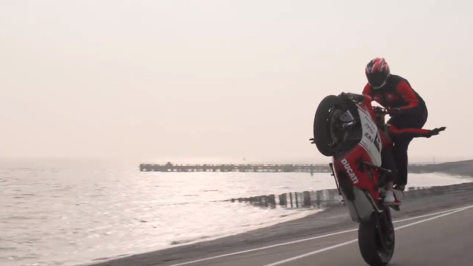 Clip Nhung man stunt tuyet dinh tren chiec Ducati 899 Panigale - 2