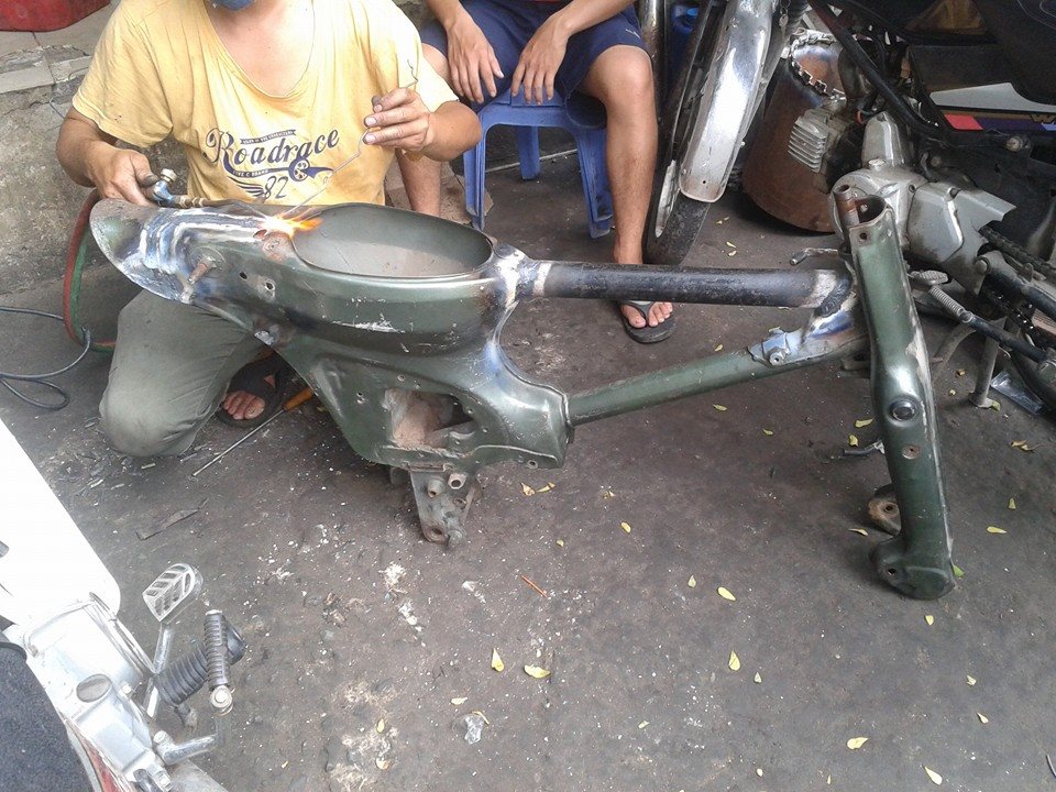 Honda Cub Bobber DIY - 5