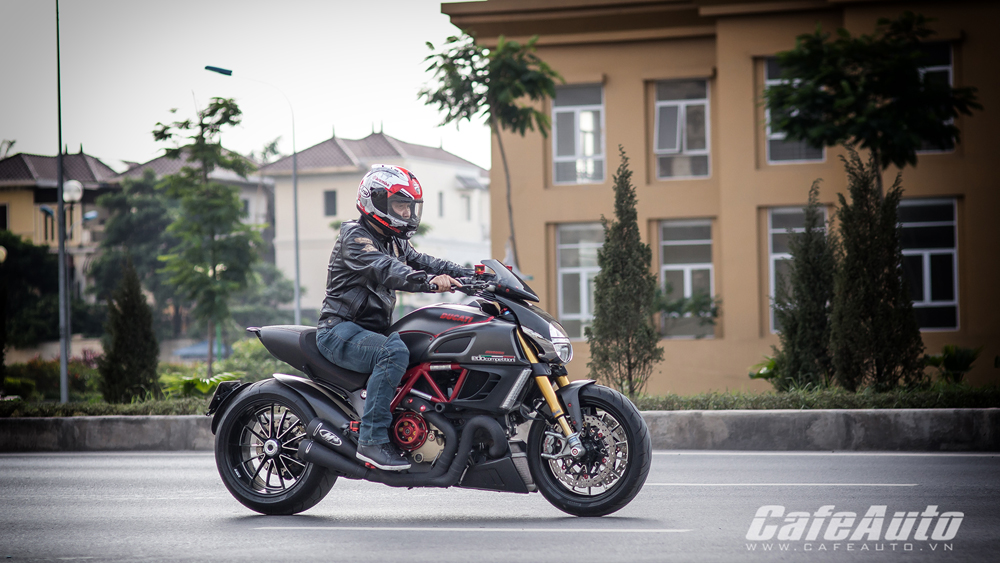 Ducati Diavel Carbon do cuc ngau tai Viet Nam - 16