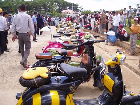 Hinh anh ve Cau lac bo Vespa co Binh Dinh - 2