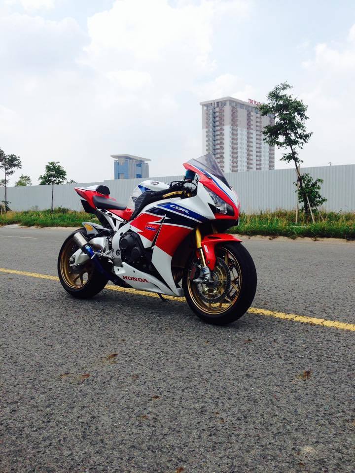 Honda CBR1000RR SP do day phong cach tai Viet Nam