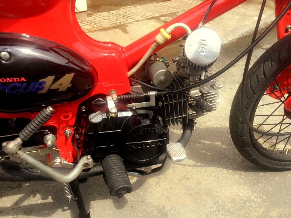 Honda Cub do ca tinh voi phong cach Bobber - 5