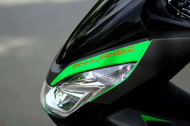 Honda PCX 125 Tem dau phong cach Lamborghini - 4