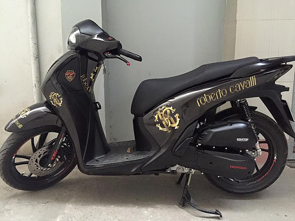 Honda SH do phien ban Black Gold Edition - 3