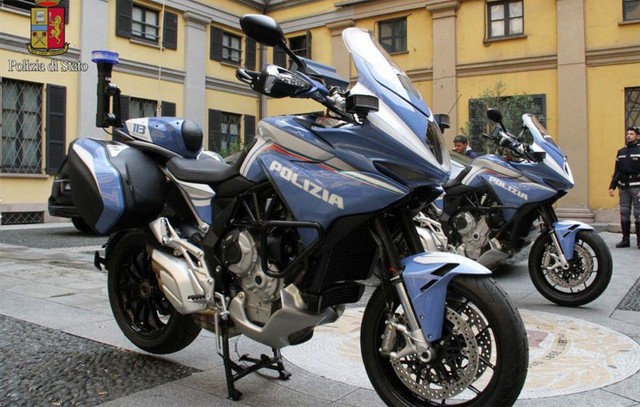 MV Agusta Turismo Veloce 800 moi cua canh sat tuan tra Y