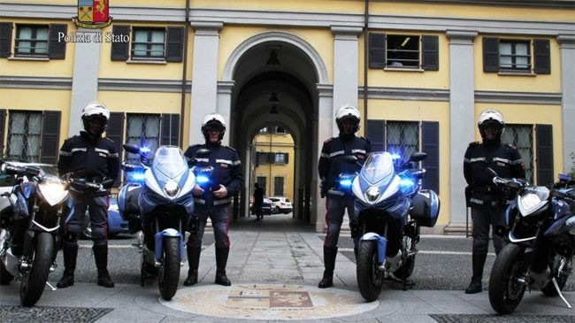 MV Agusta Turismo Veloce 800 moi cua canh sat tuan tra Y - 2
