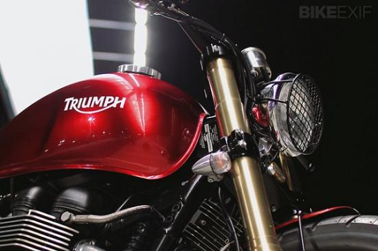 Triumph Bonneville do vo cung an tuong tren duong pho Sydney - 3