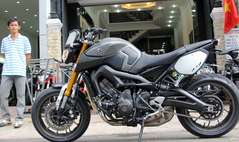 REVIEW 2015 Yamaha MT09  more is always better  paultanorg