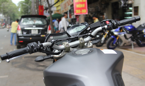 Yamaha MT09 Sport Tracker ABS 2015 dau tien ve Viet Nam - 16