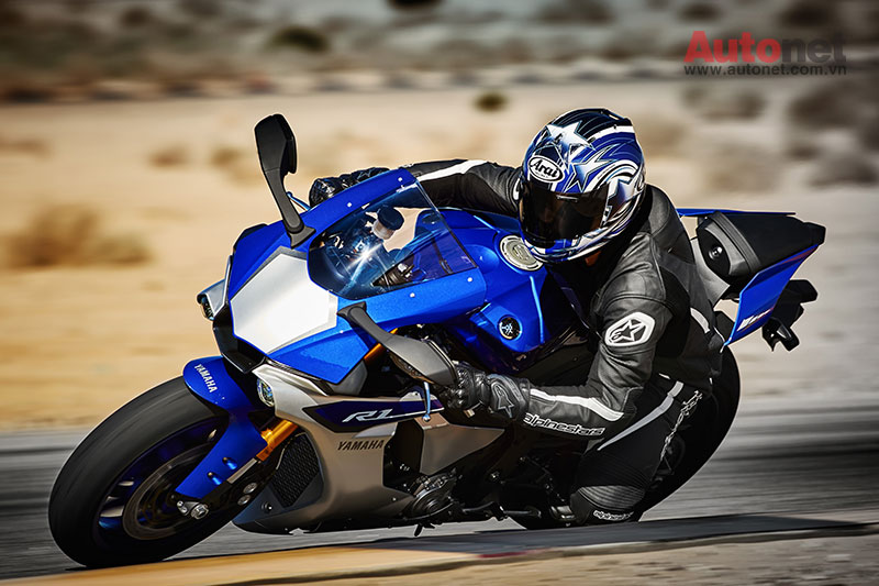Yamaha R1 2015 mot co may thong linh troi Au
