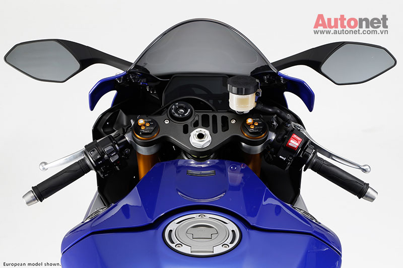 Yamaha R1 2015 mot co may thong linh troi Au - 6