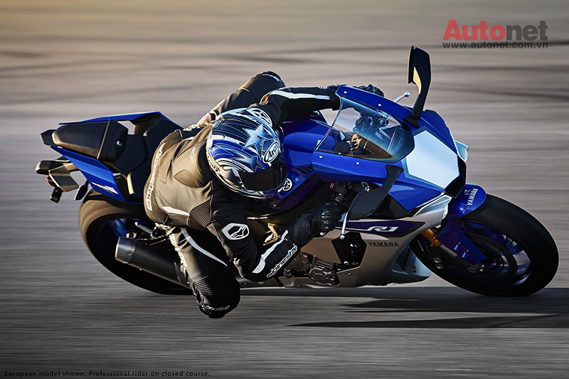 Yamaha R1 2015 mot co may thong linh troi Au - 22