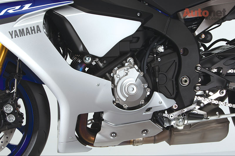 Yamaha R1 2015 mot co may thong linh troi Au - 20