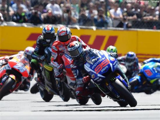 Yamaha toa sang khien Honda tro nen ngay ngo tai MotoGP 2015 - 12