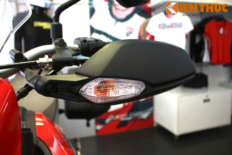 Can canh Ducati Hyperstrada 2015 dau tien tai Ha Noi - 6