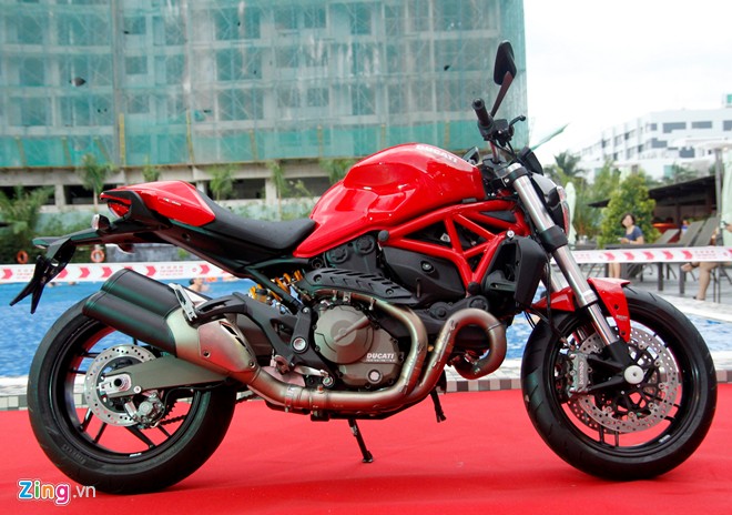 Can canh Ducati Monster 821 vua ra mat tai Viet Nam