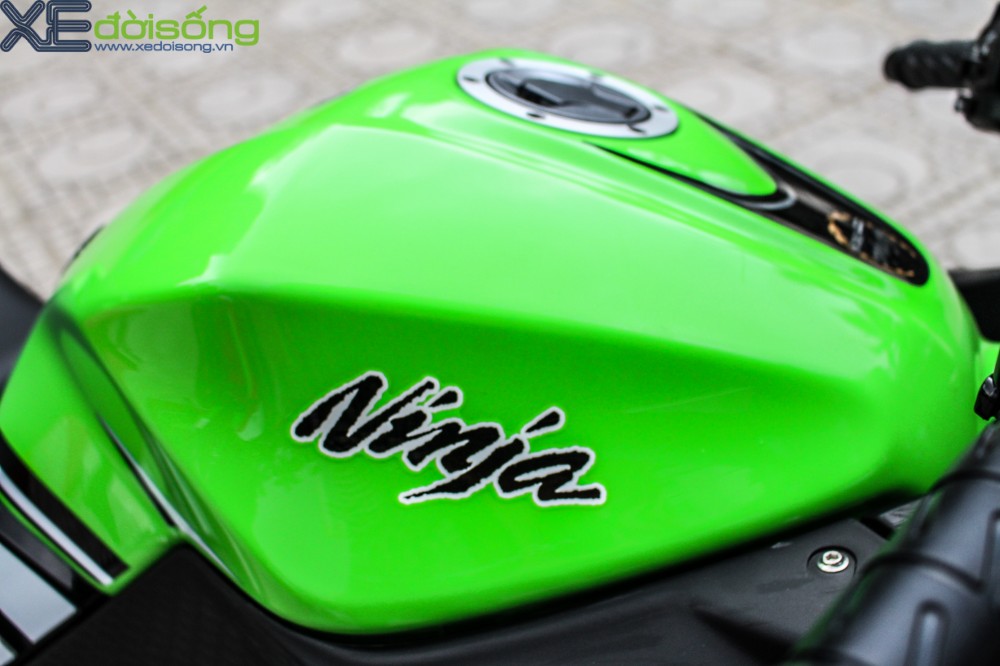 Can canh mau Sportbike chinh hang gia re nhat den tu Kawasaki - 7