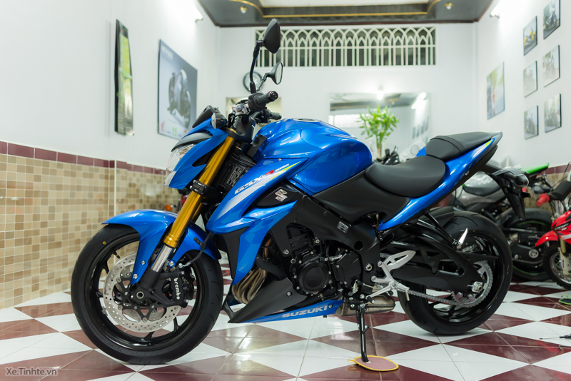 Can canh Suzuki GSXS1000 ABS 2016 dau tien tai Viet Nam