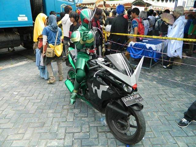 ClipCBR150 Do phong cach Sieu nhan Kamen Rider Double