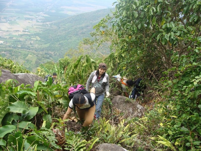 Cung duong bi an chinh phuc nui ba Den - 4