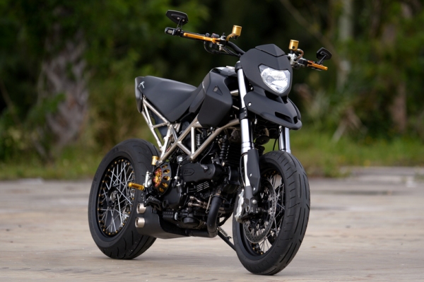 Ducati Hypermotard cung cap voi ban do tu C2 Design - 2