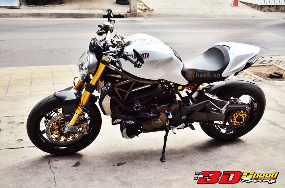 Ducati Monster 1200 con quy du xai hang hieu