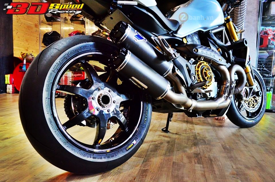 Ducati Monster 1200 con quy du xai hang hieu - 4