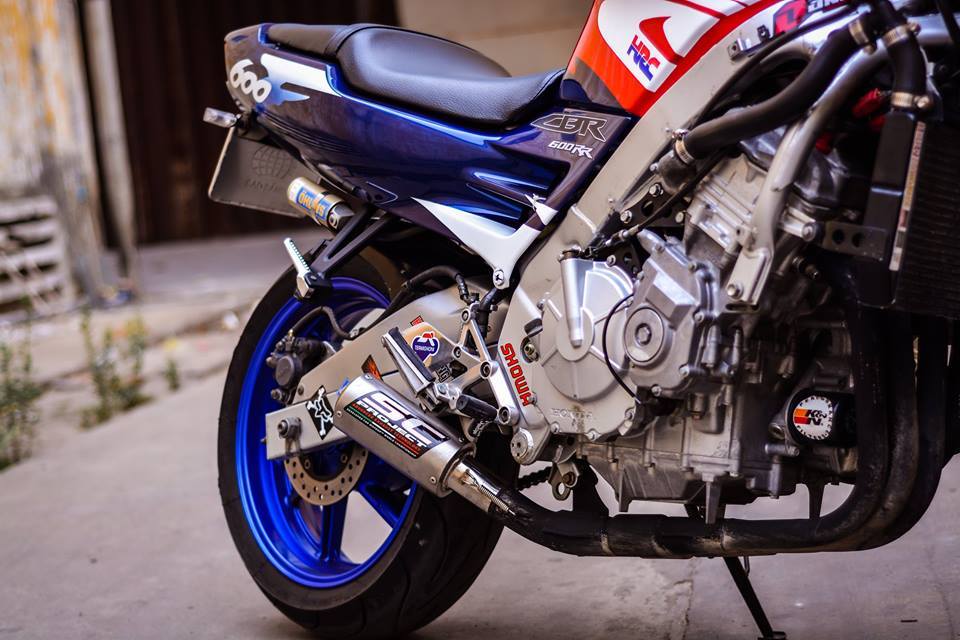 Honda CBR600 do nakedbike doc dao cua biker Sai Gon - 6