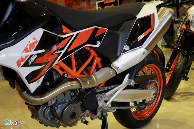 Moto dia hinh KTM 690 SMC R 2015 vua ve Viet Nam - 5