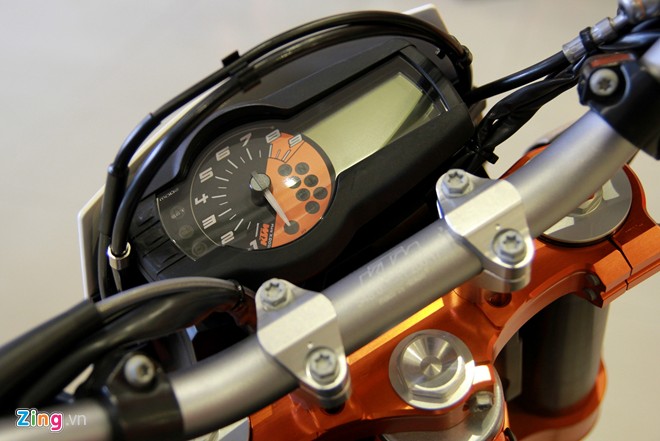 Moto dia hinh KTM 690 SMC R 2015 vua ve Viet Nam - 10
