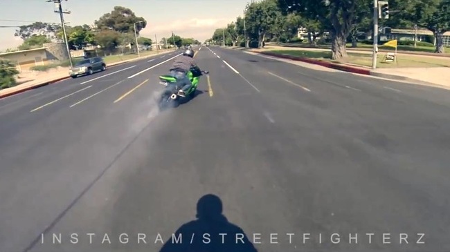 Quai xe Drift Ninja ZX10R lam loan duong pho va cai ket co hau