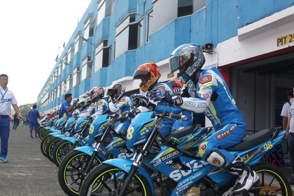 Vong 2 giai dua xe gan may Suzuki Asian Challenge tai duong dua Sentul Indonesia - 6