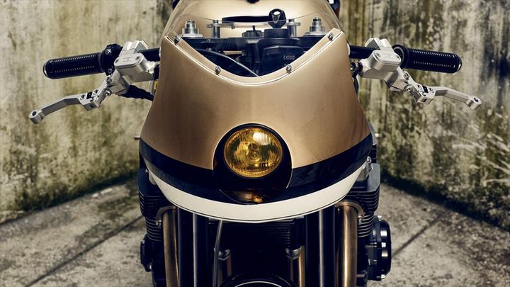 Yamaha XJR1300 ham ho voi phong cach Cafe Racer - 2