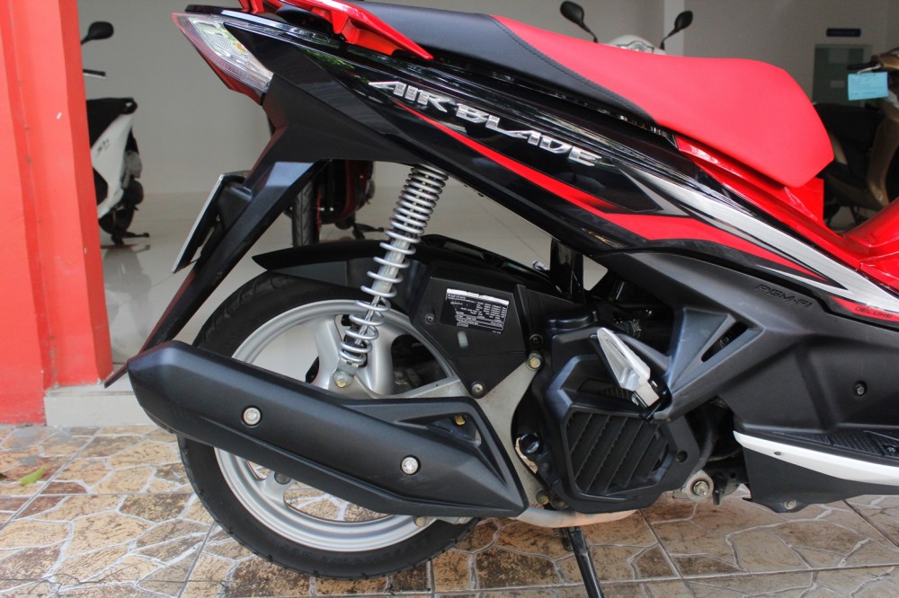 Ban Airblade 125 2013 mau do den xe con dep moi gia hop ly - 8