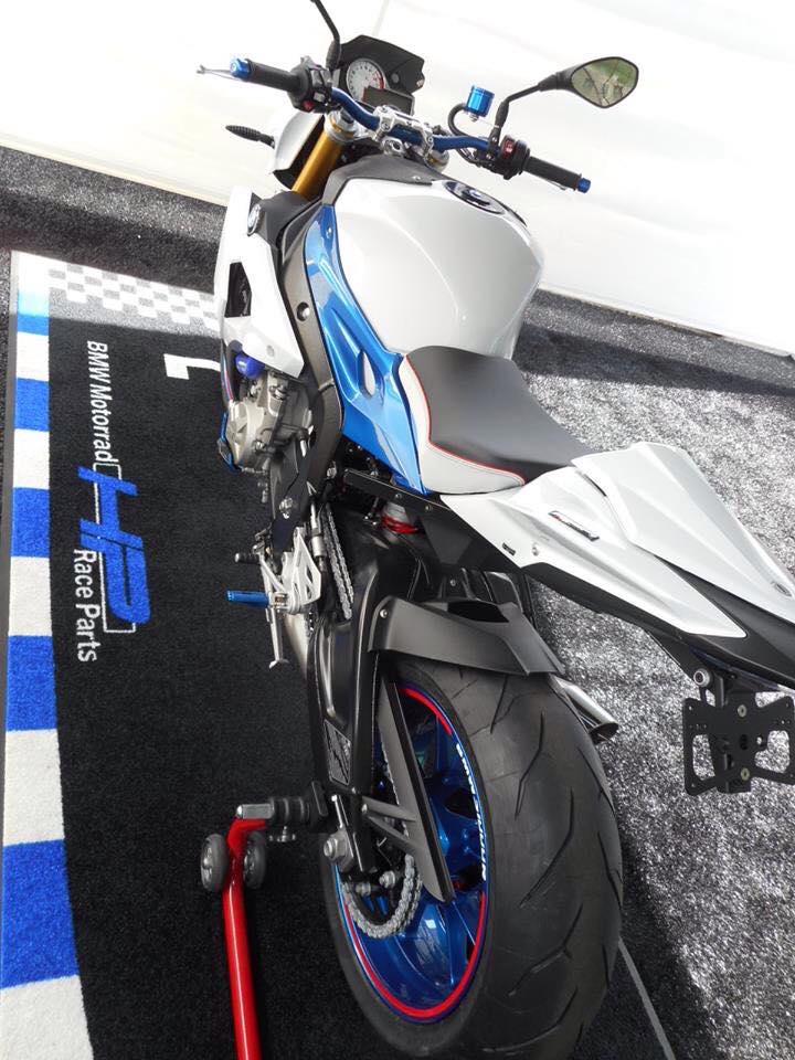 BMW S1000R chiec Nakedbike do cung cap day uy luc - 7