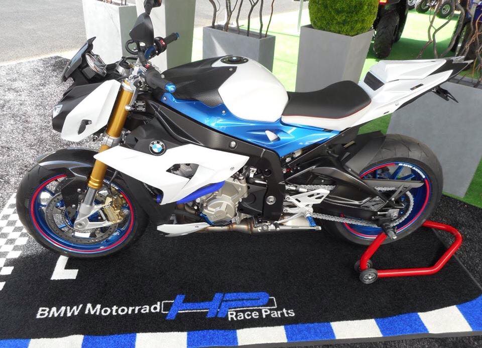 BMW S1000R chiec Nakedbike do cung cap day uy luc - 8