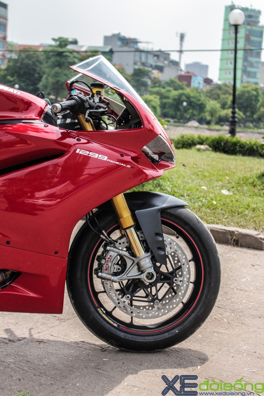 Can canh Ducati 1299 Panigale S dau tien tai Viet Nam voi gia 1 ty dong - 4