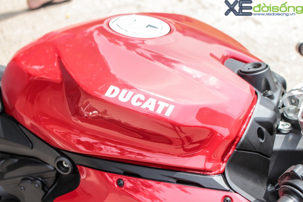 Can canh Ducati 1299 Panigale S dau tien tai Viet Nam voi gia 1 ty dong - 12