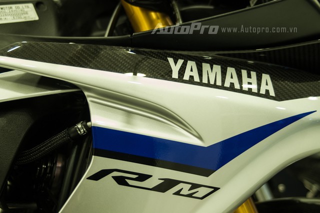 Chi tiet chiec Yamaha R1M 2015 thu 2 tai Viet Nam - 16