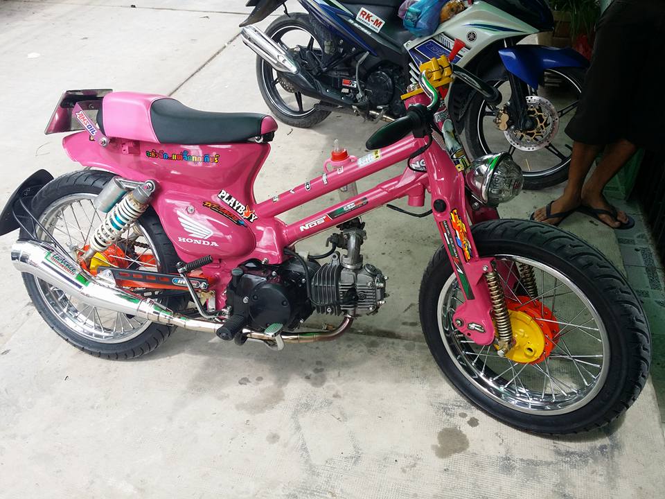 Báo hồng Super Cub độ cực đáng yêu của biker nước bạn