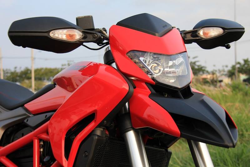 Ducati Hypermotard phien ban 2014 deo trang suc Evotech Rizoma - 2