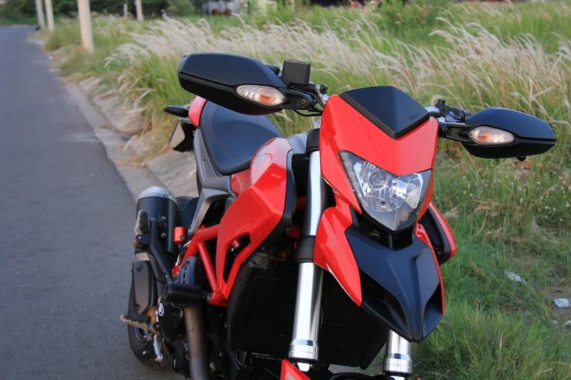 Ducati Hypermotard phien ban 2014 deo trang suc Evotech Rizoma - 5