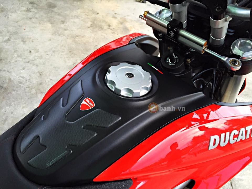 Ducati Hyperstrada chien binh tren xa lo - 4