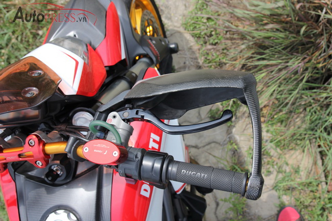 Can canh Ducati Hyperstrada do sieu khung cua biker Nha Trang - 10