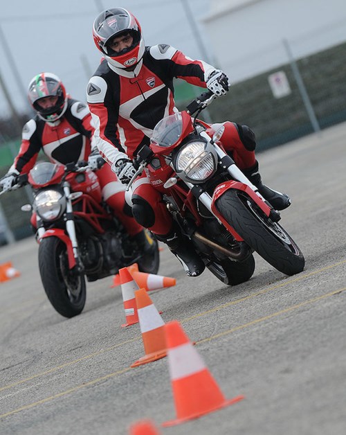 Ducati Riding Experience 2015 noi nang trinh tay lai PKL - 2