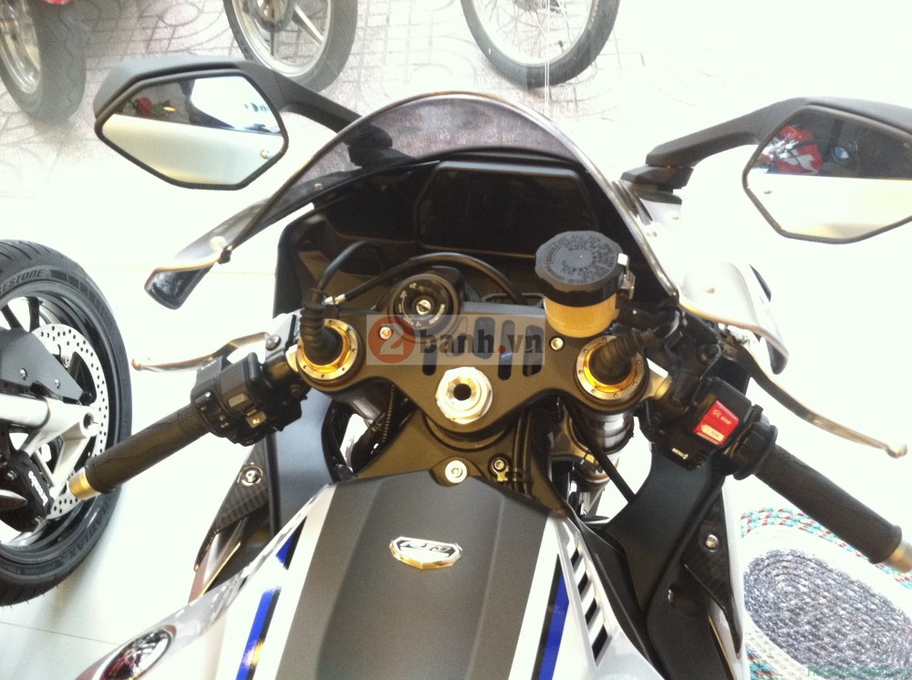 Hinh anh va clip sieu moto Yamaha R1M tai Sai Gon - 30